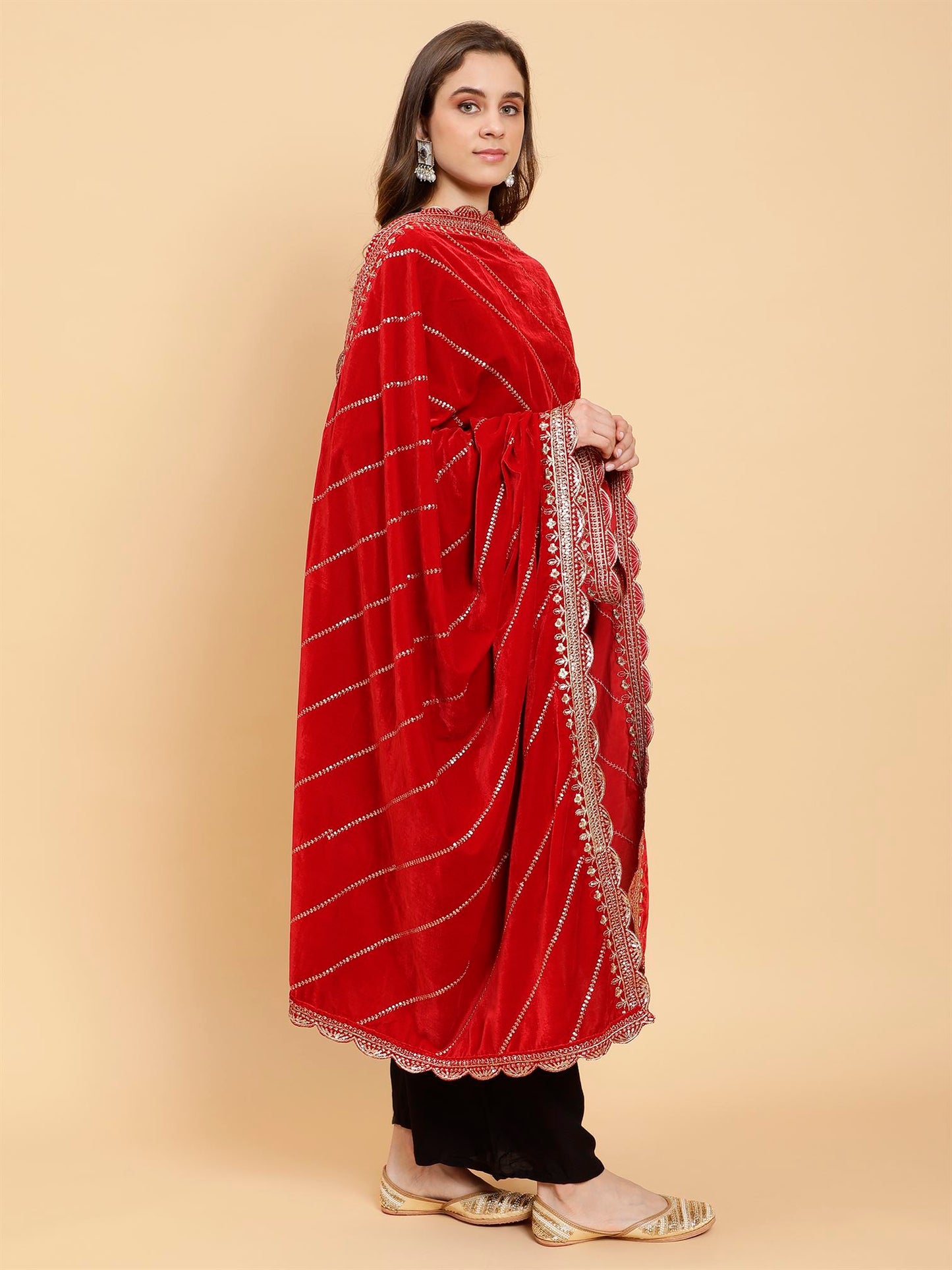 red-embellished-velvet-dupatta-mcrcvd7333-moda-chales-4