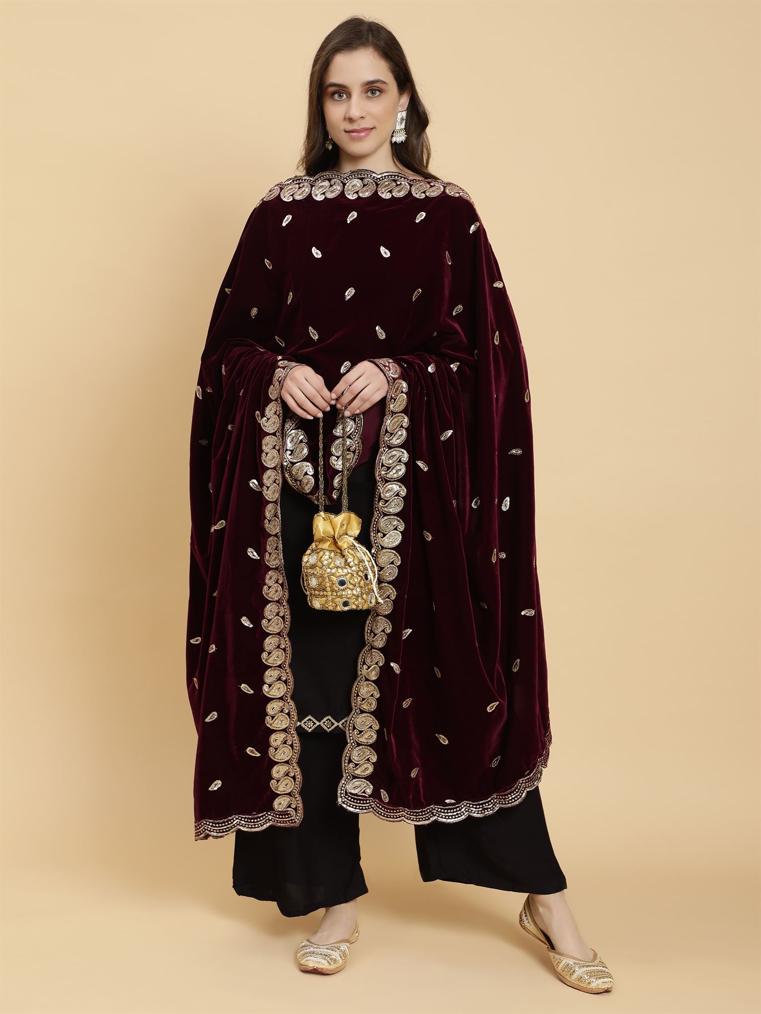 burgundy-embellished-velvet-dupatta-mcrcvd7342-moda-chales-5