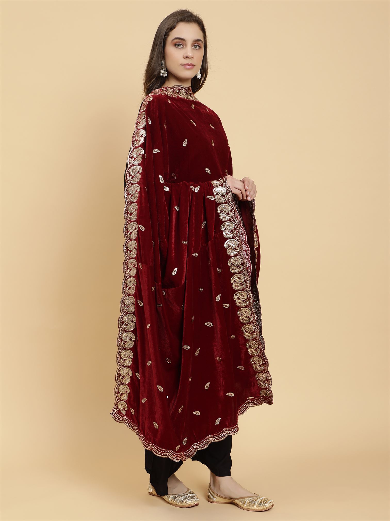 maroon-embellished-velvet-dupatta-mcrcvd7344-moda-chales-3