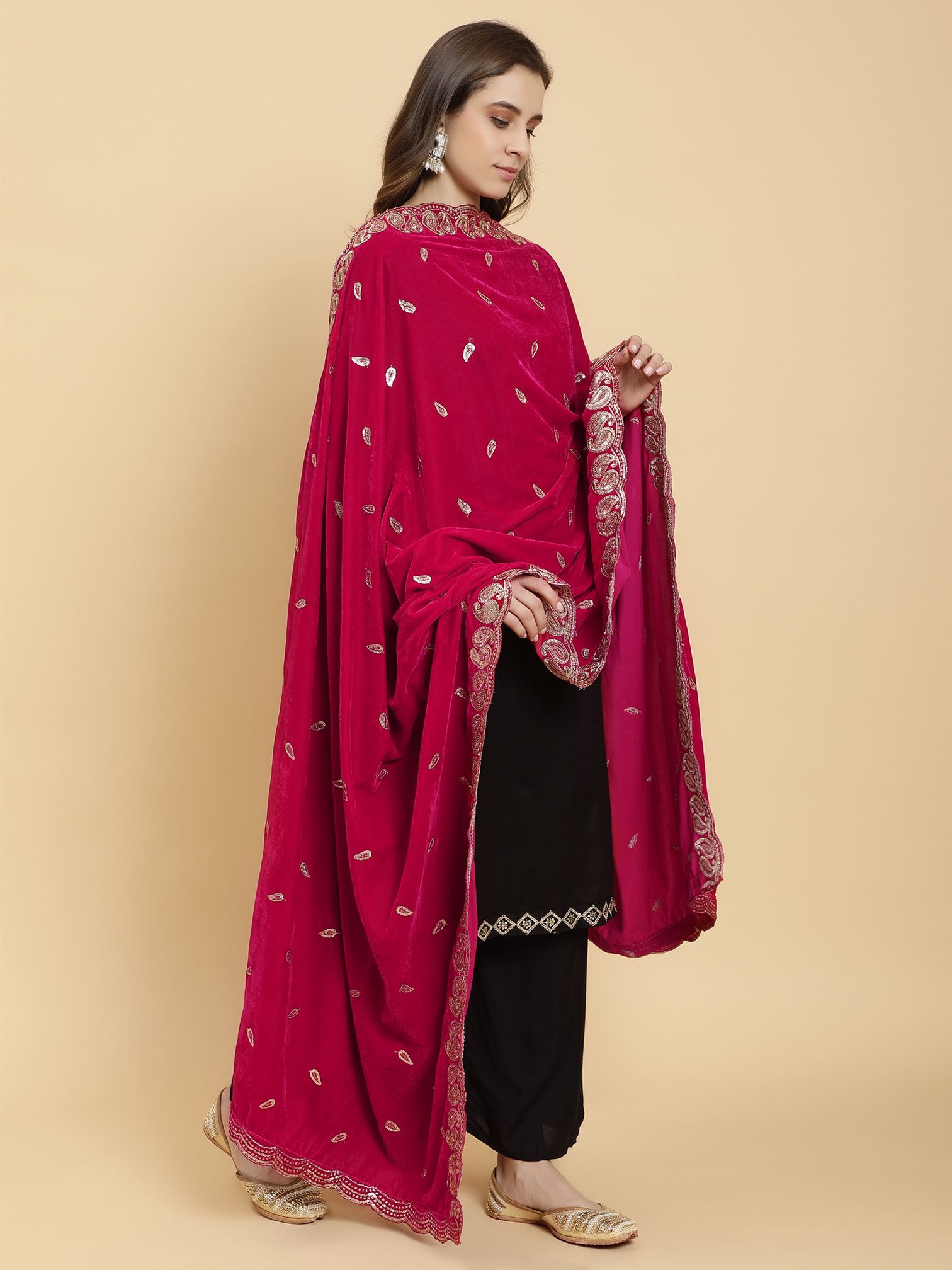magenta-embellished-velvet-dupatta-mcrcvd7345-moda-chales-3