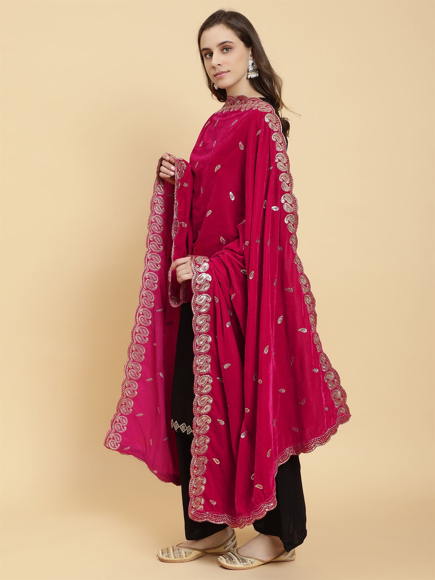 magenta-embellished-velvet-dupatta-mcrcvd7345-moda-chales-4