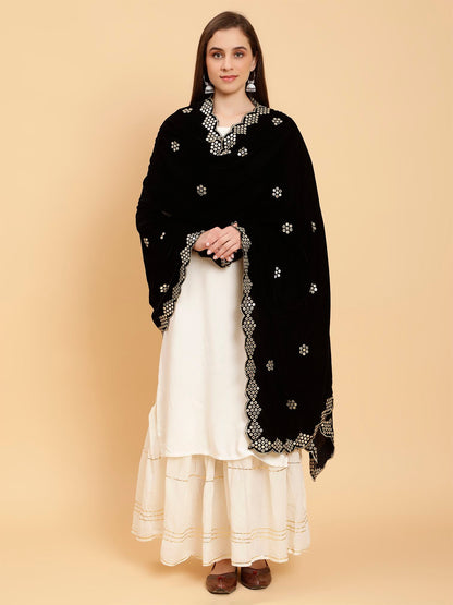black-embellished-velvet-dupatta-mcrcvd7351-moda-chales-2