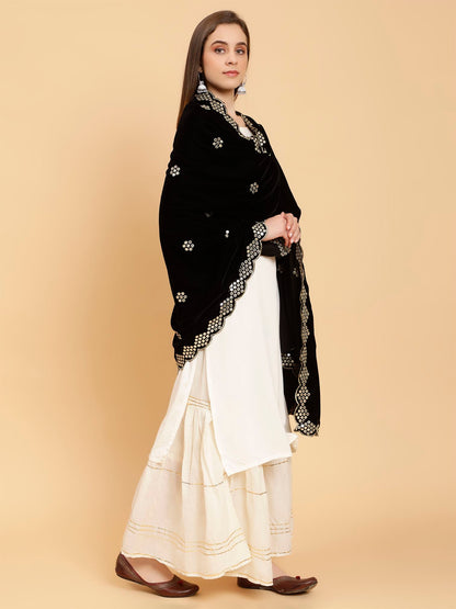 black-embellished-velvet-dupatta-mcrcvd7351-moda-chales-3