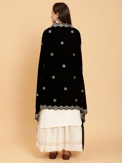 black-embellished-velvet-dupatta-mcrcvd7351-moda-chales-6
