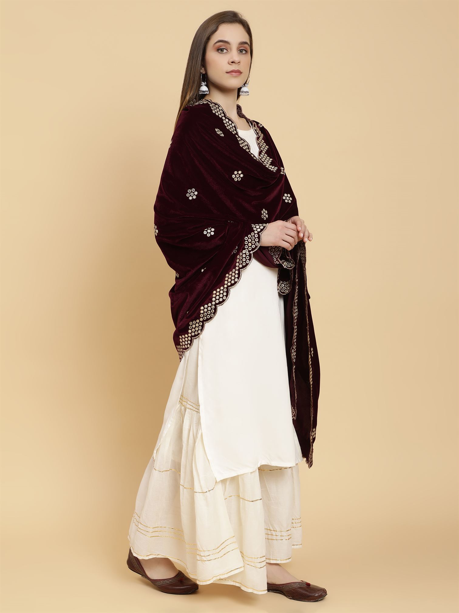 burgundy-embellished-velvet-dupatta-mcrcvd7352-moda-chales-2