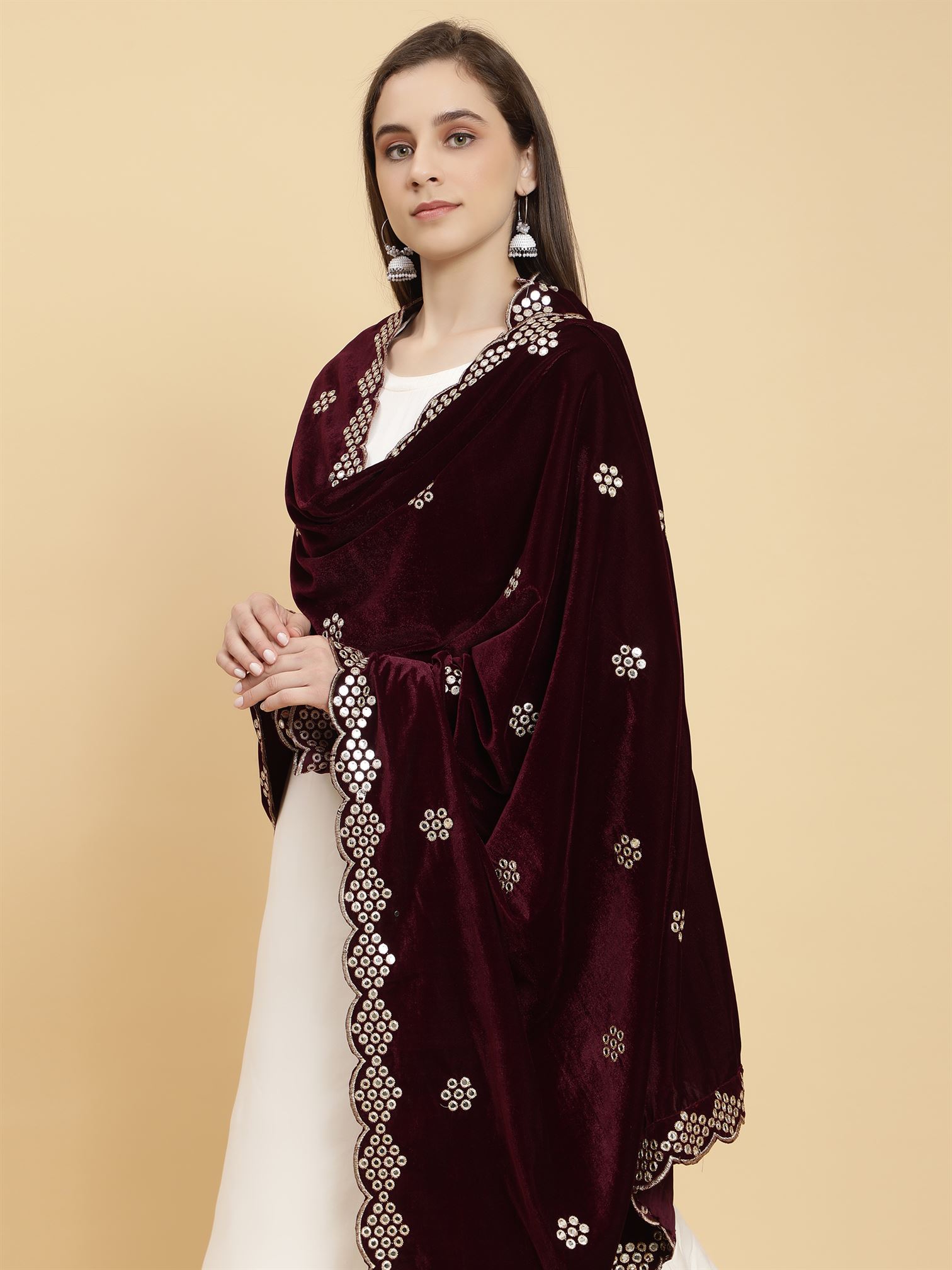 burgundy-embellished-velvet-dupatta-mcrcvd7352-moda-chales-3