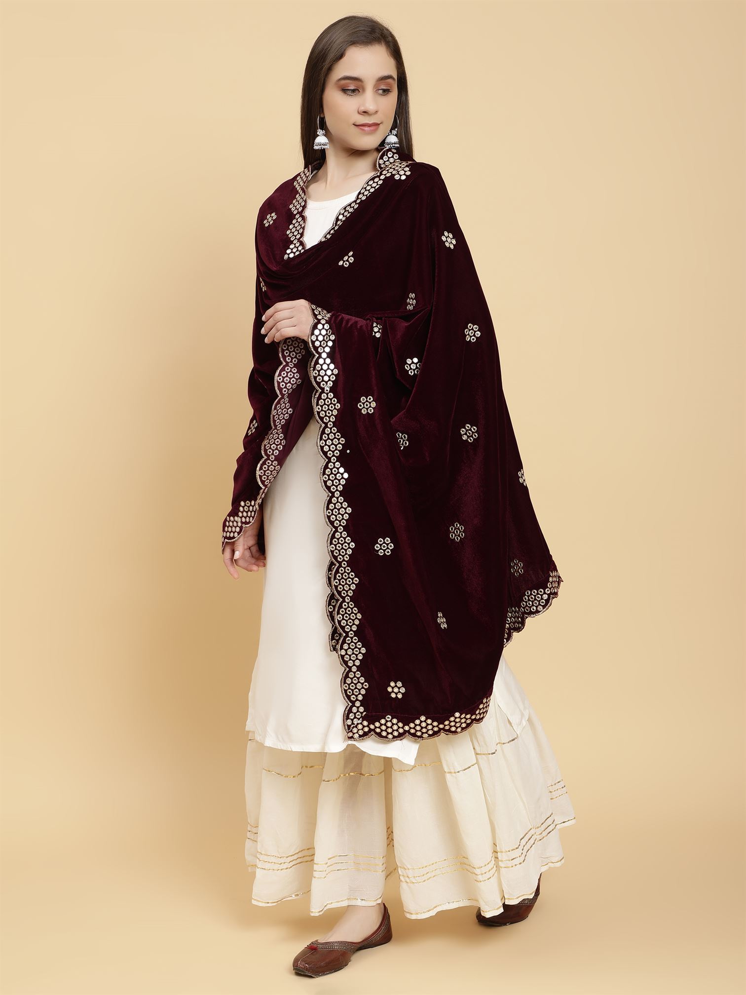 burgundy-embellished-velvet-dupatta-mcrcvd7352-moda-chales-4