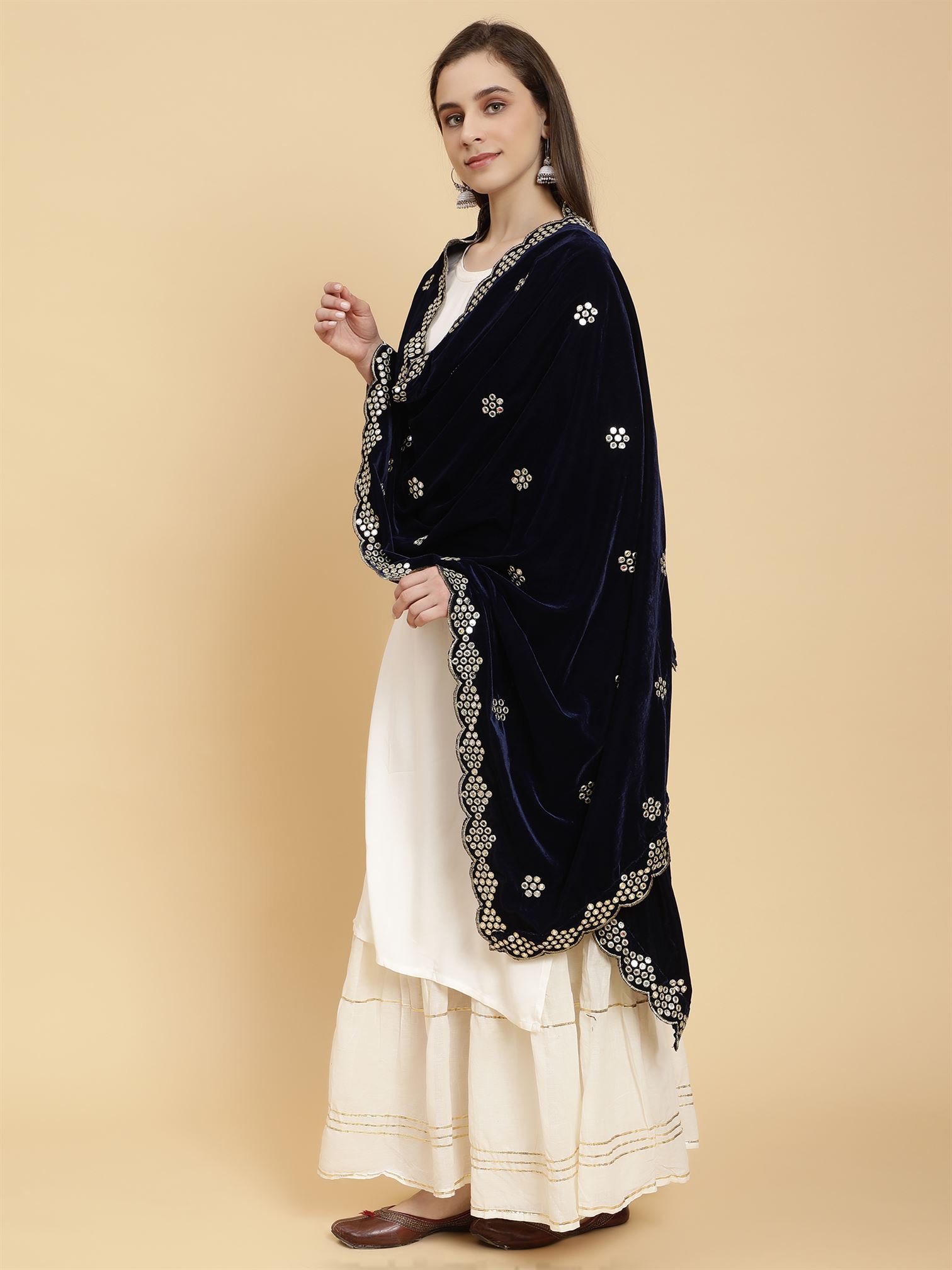 navy-blue-embellished-velvet-dupatta-mcrcvd7356-moda-chales-5