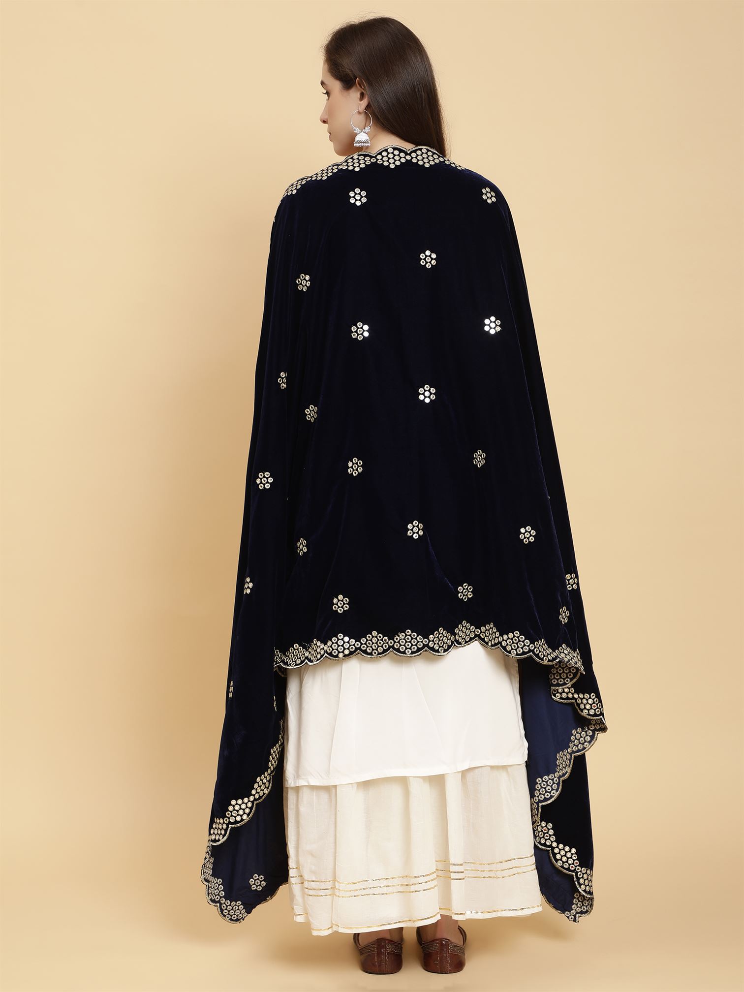 navy-blue-embellished-velvet-dupatta-mcrcvd7356-moda-chales-7