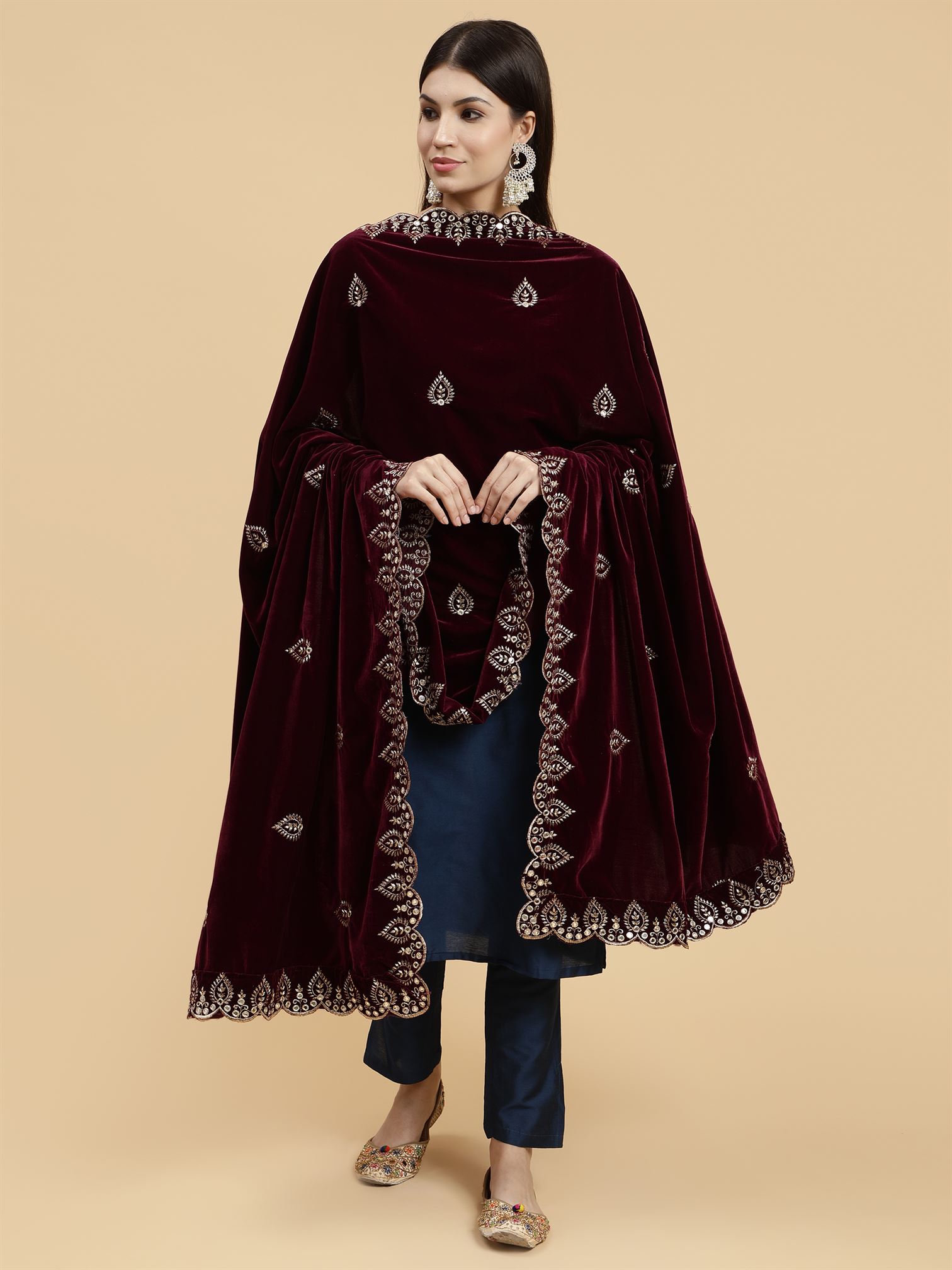 burgundy-embellished-velvet-dupatta-mcrcvd7362-moda-chales-2