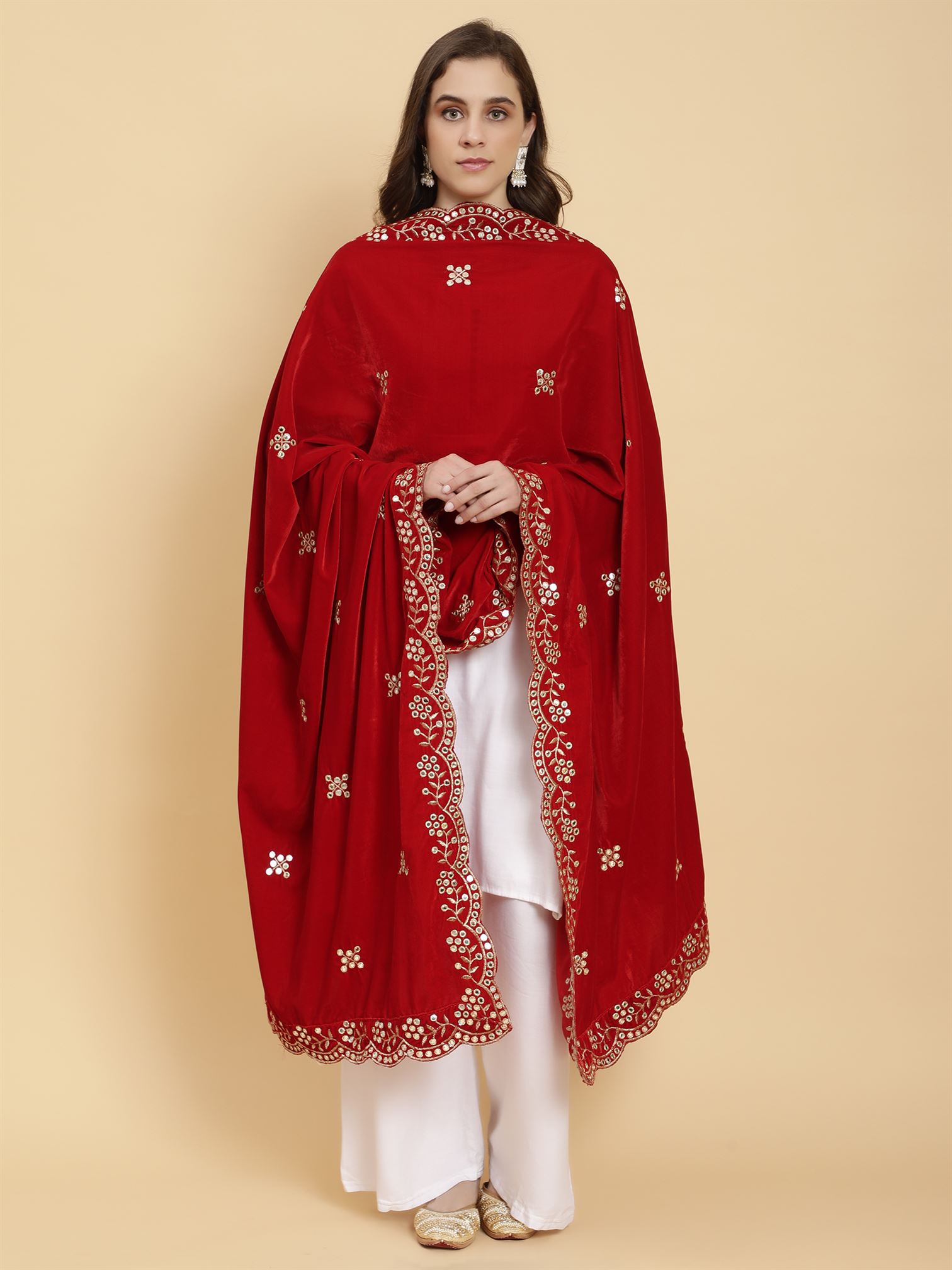 red-embellished-velvet-dupatta-mcrcvd7373-moda-chales-2