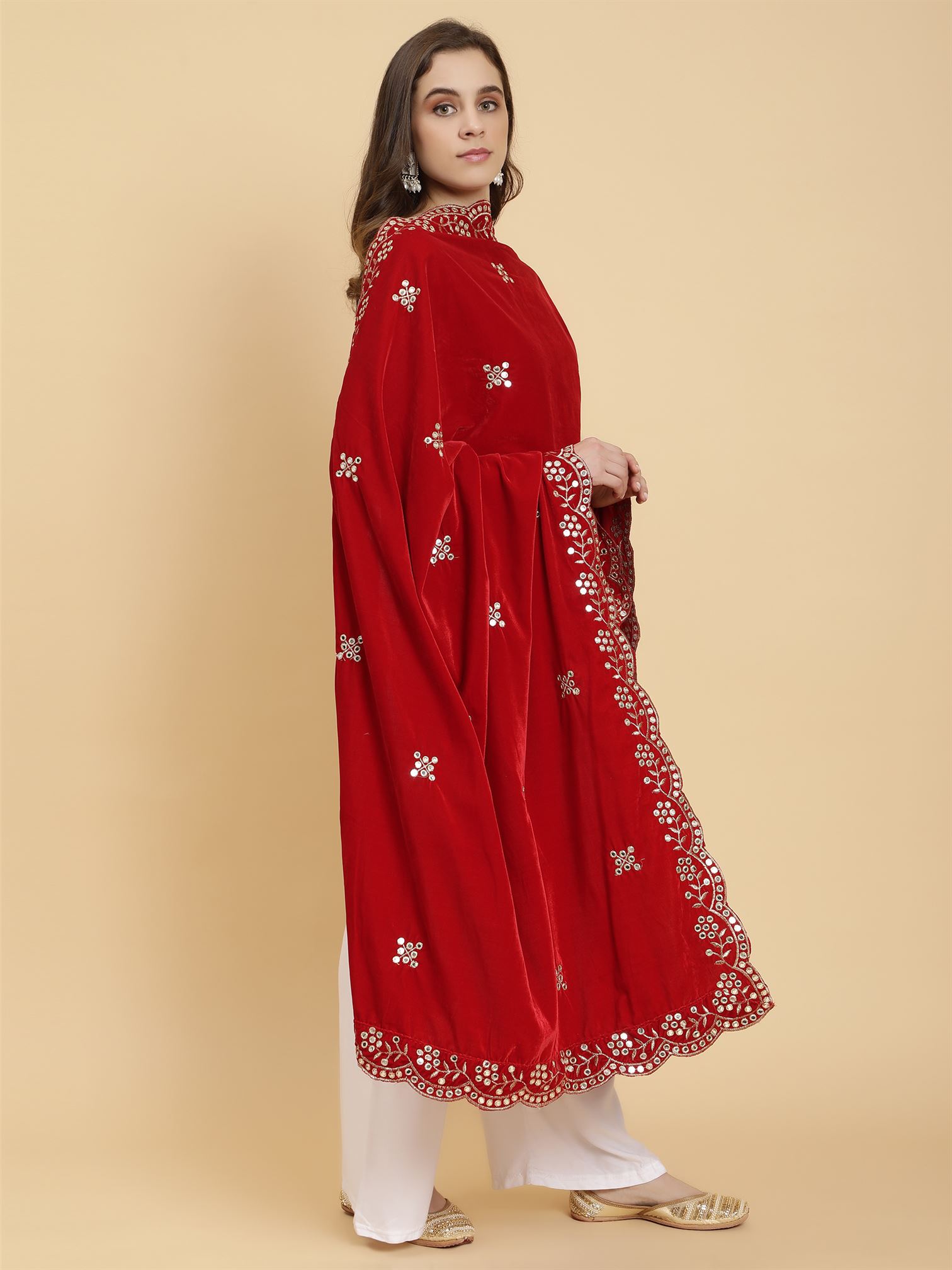 red-embellished-velvet-dupatta-mcrcvd7373-moda-chales-3