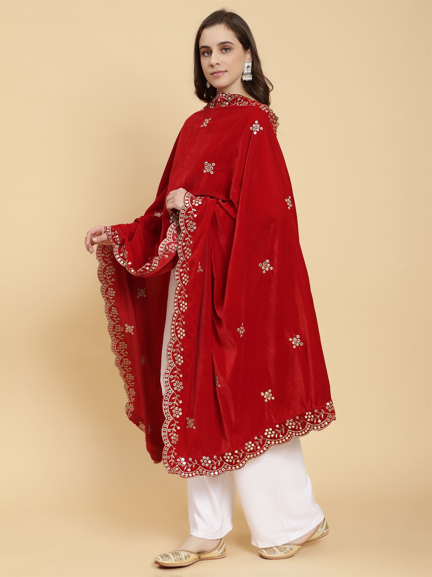 red-embellished-velvet-dupatta-mcrcvd7373-moda-chales-4