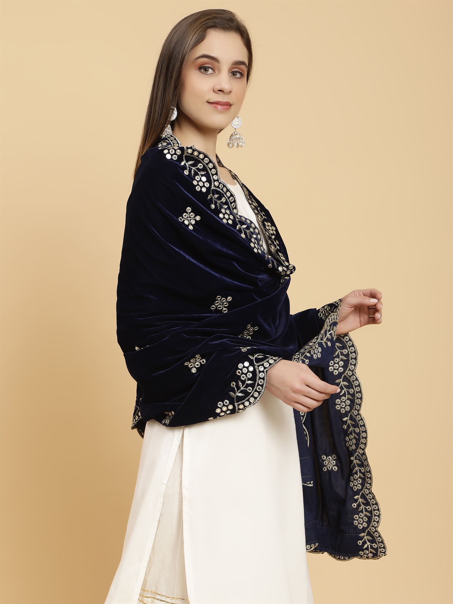 navy-blue-embellished-velvet-dupatta-mcrcvd7376-moda-chales-4