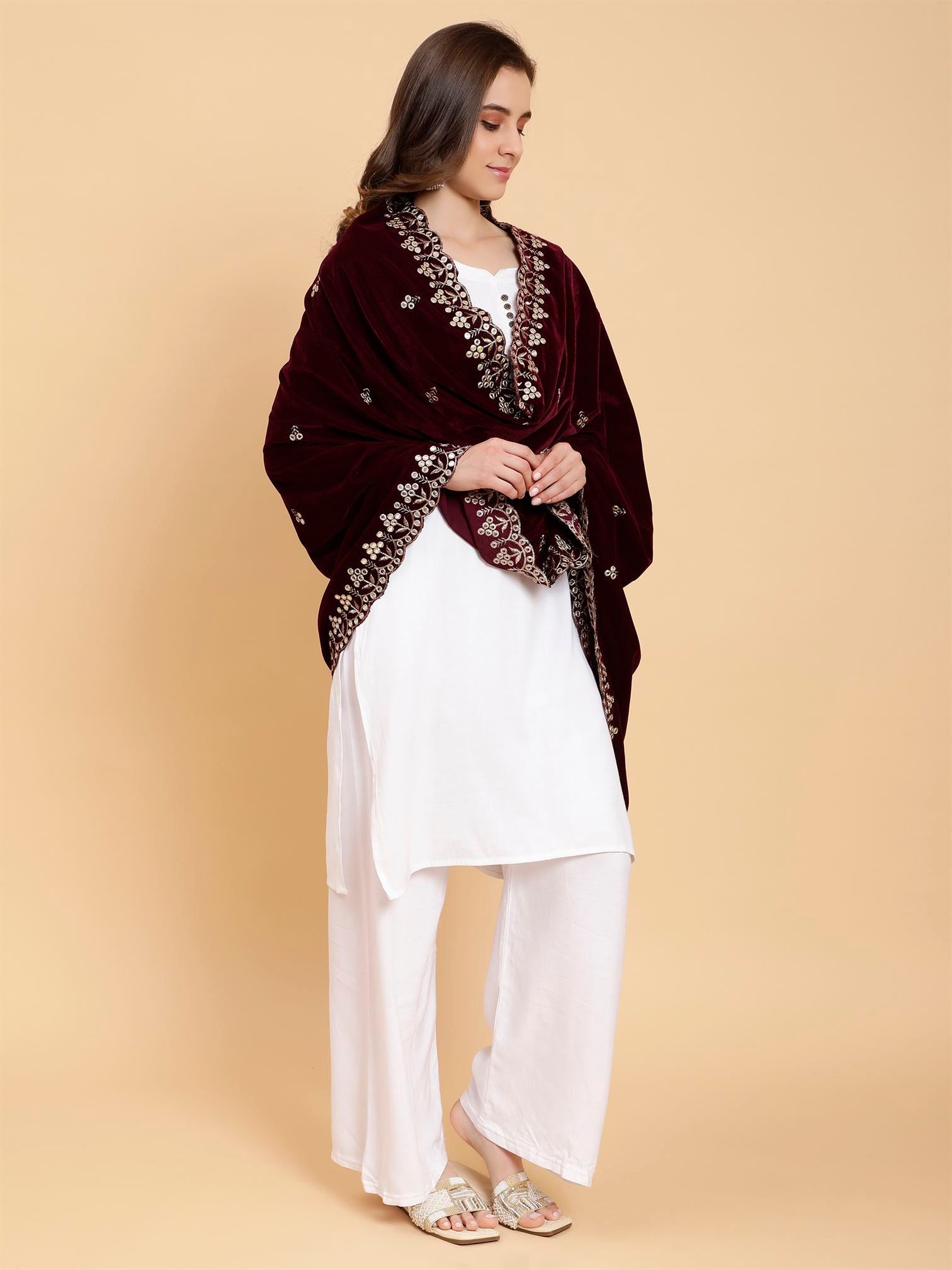 burgundy-embellished-velvet-dupatta-mcrcvd7382-moda-chales-3