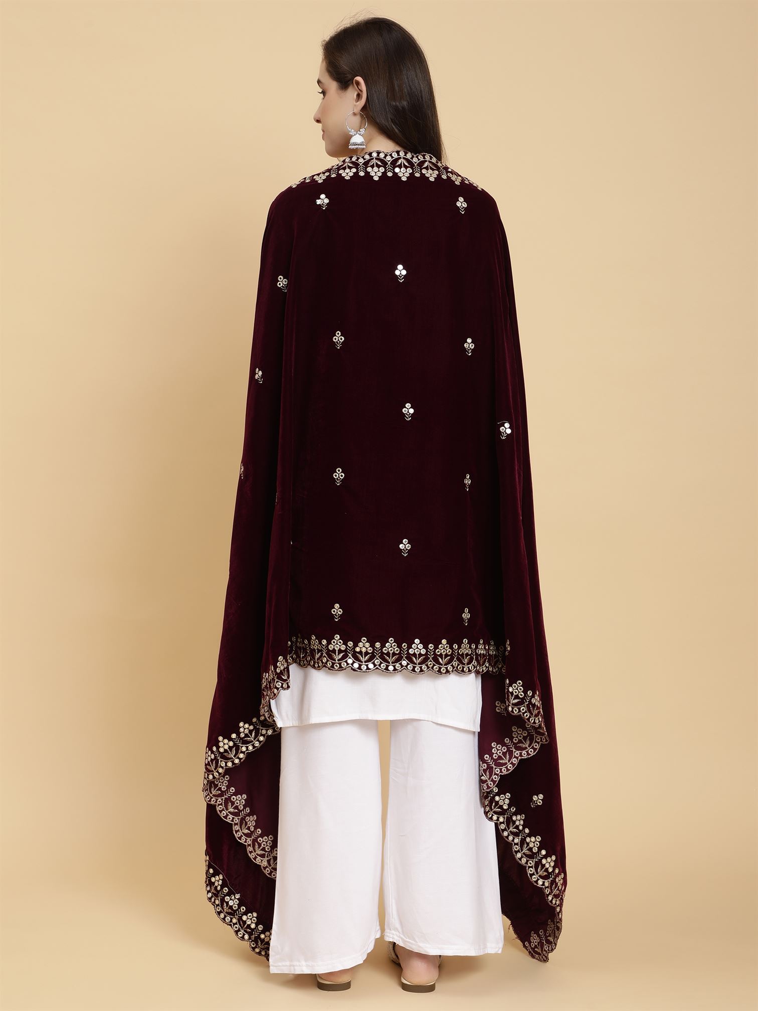 burgundy-embellished-velvet-dupatta-mcrcvd7382-moda-chales-6