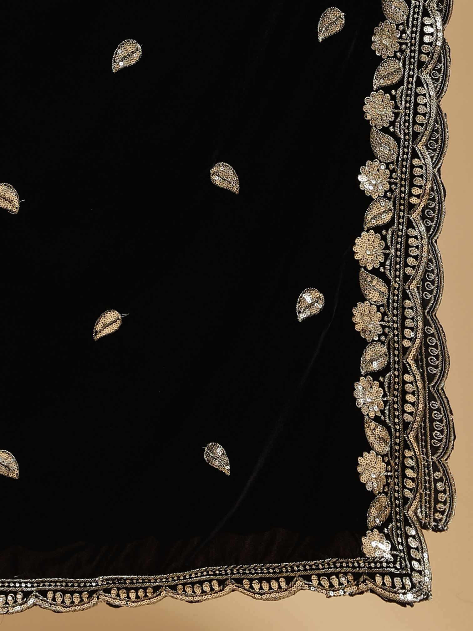 black-embellished-velvet-dupatta-mcrcvd7391-moda-chales-8
