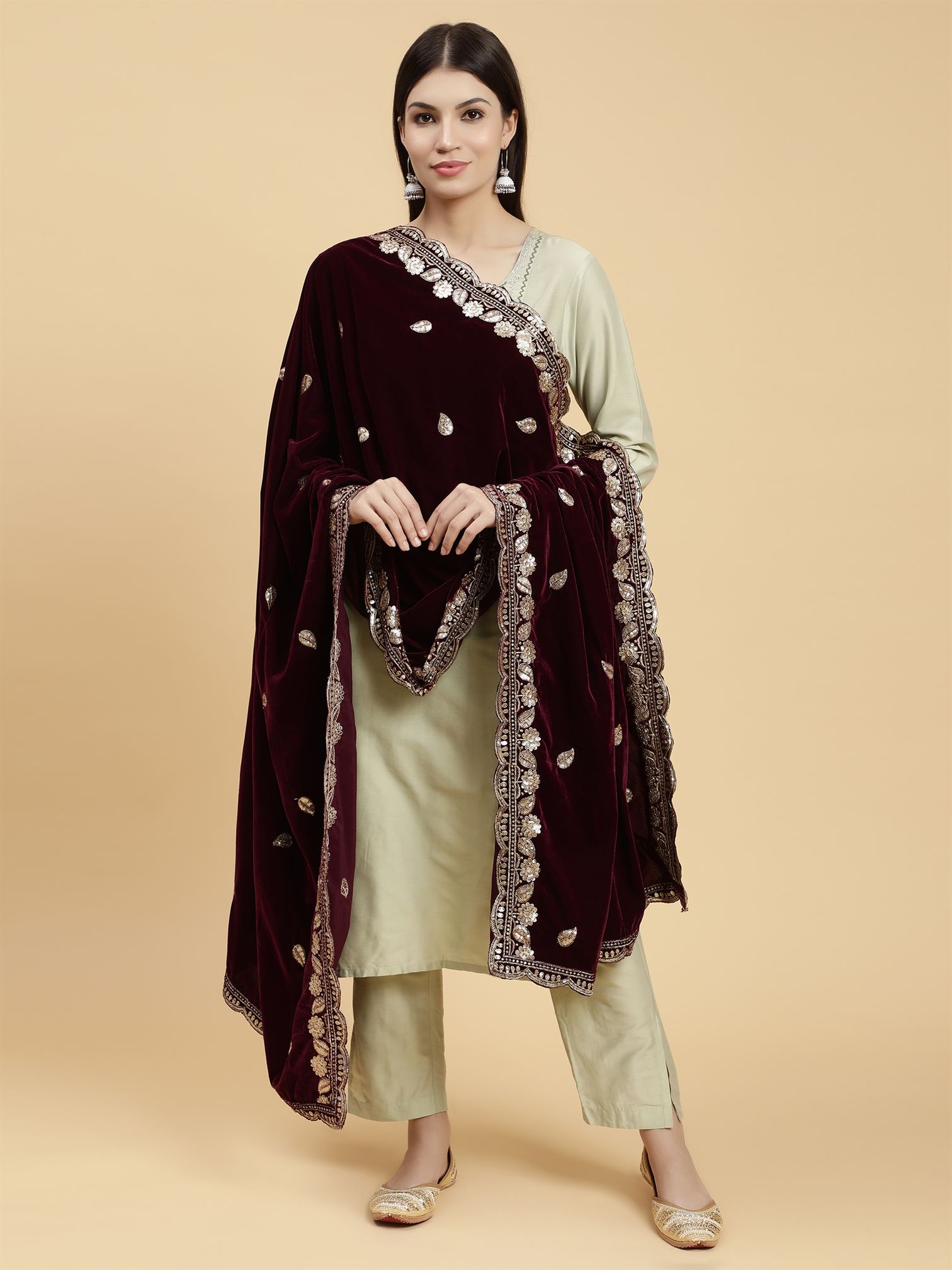 burgundy-embellished-velvet-dupatta-mcrcvd7392-moda-chales-2