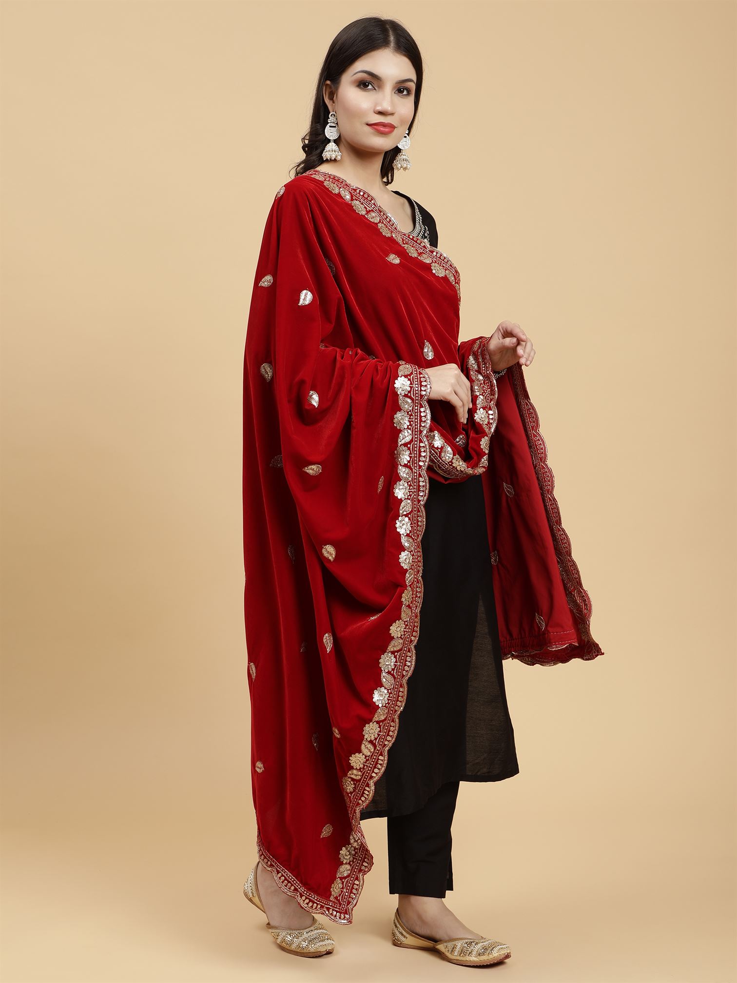 red-embellished-velvet-dupatta-mcrcvd7393-moda-chales-4