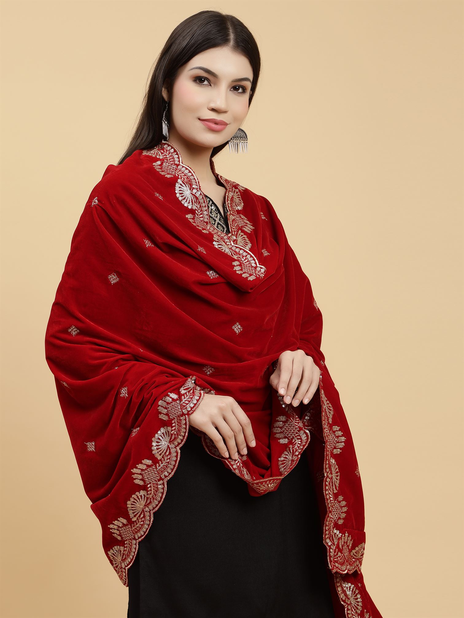 red-embellished-velvet-dupatta-mcrcvd7413-moda-chales-5