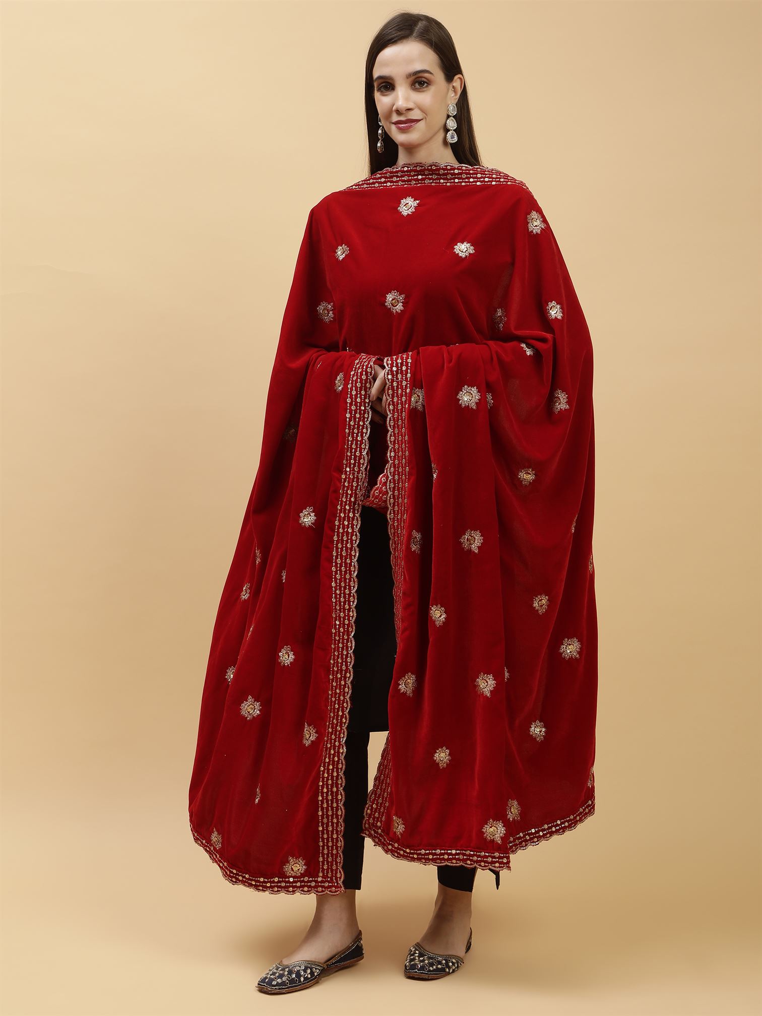 red-sunflower-design-velvet-dupatta-mcrcvd7423-moda-chales-4