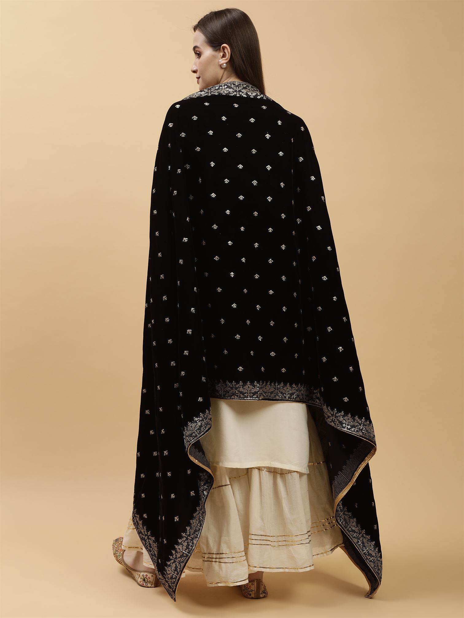 black-sequinned-velvet-dupatta-mcrcvd7431-moda-chales-6