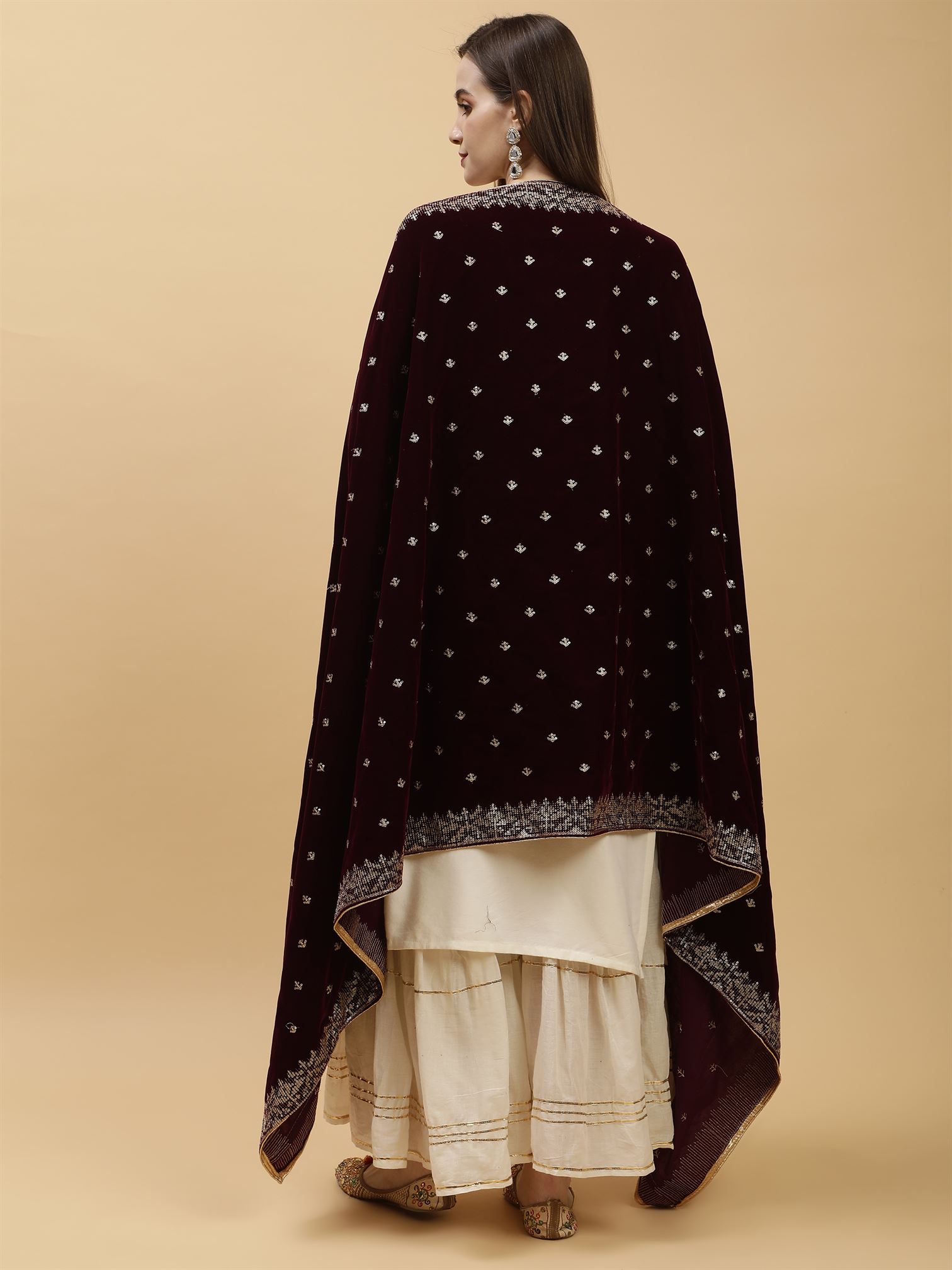 burgundy-sequinned-velvet-dupatta-mcrcvd7432-moda-chales-6