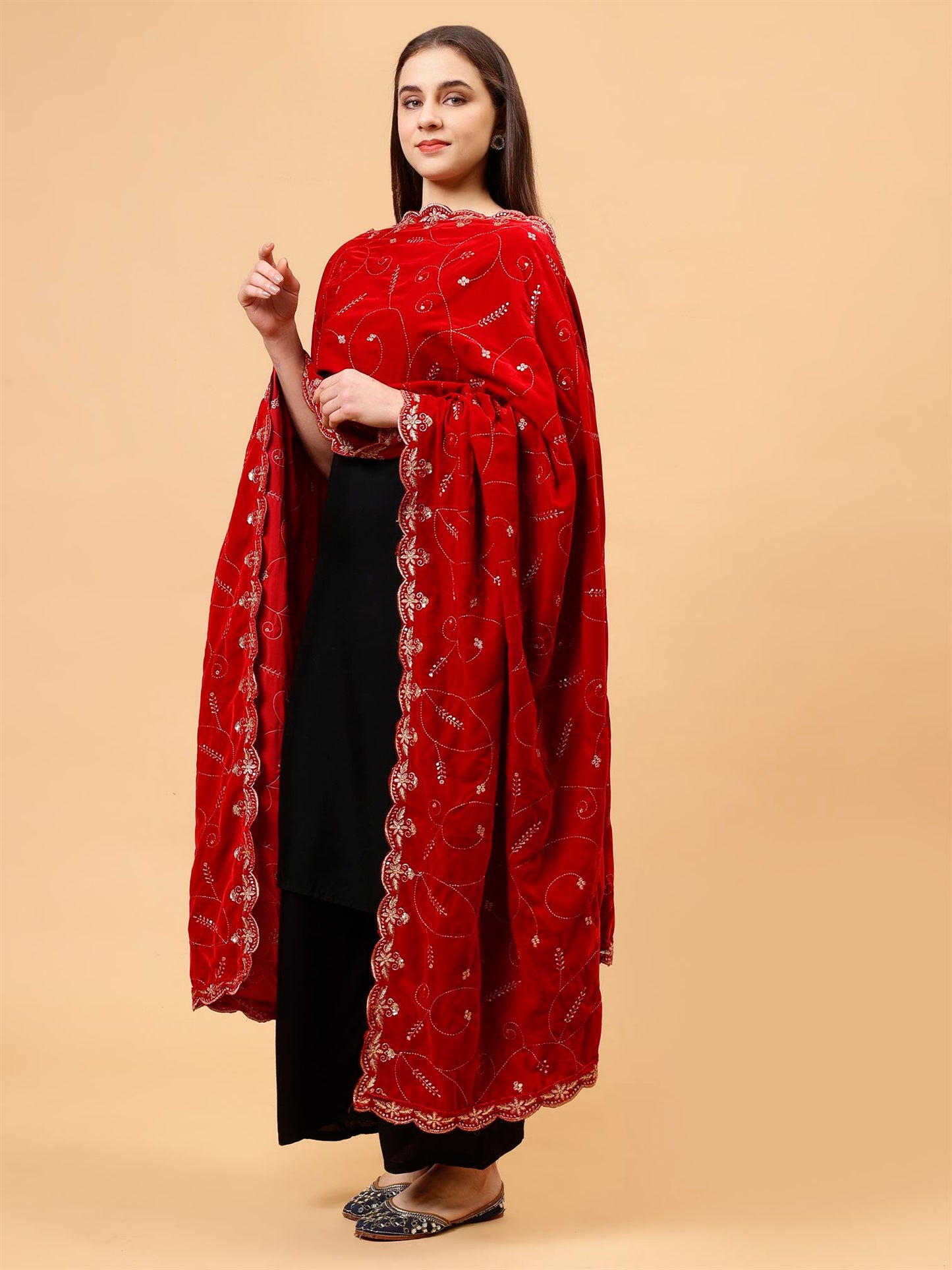 red-leaf-patern-embroiderery-velvet-dupatta-mcrcvd7443-moda-chales-3