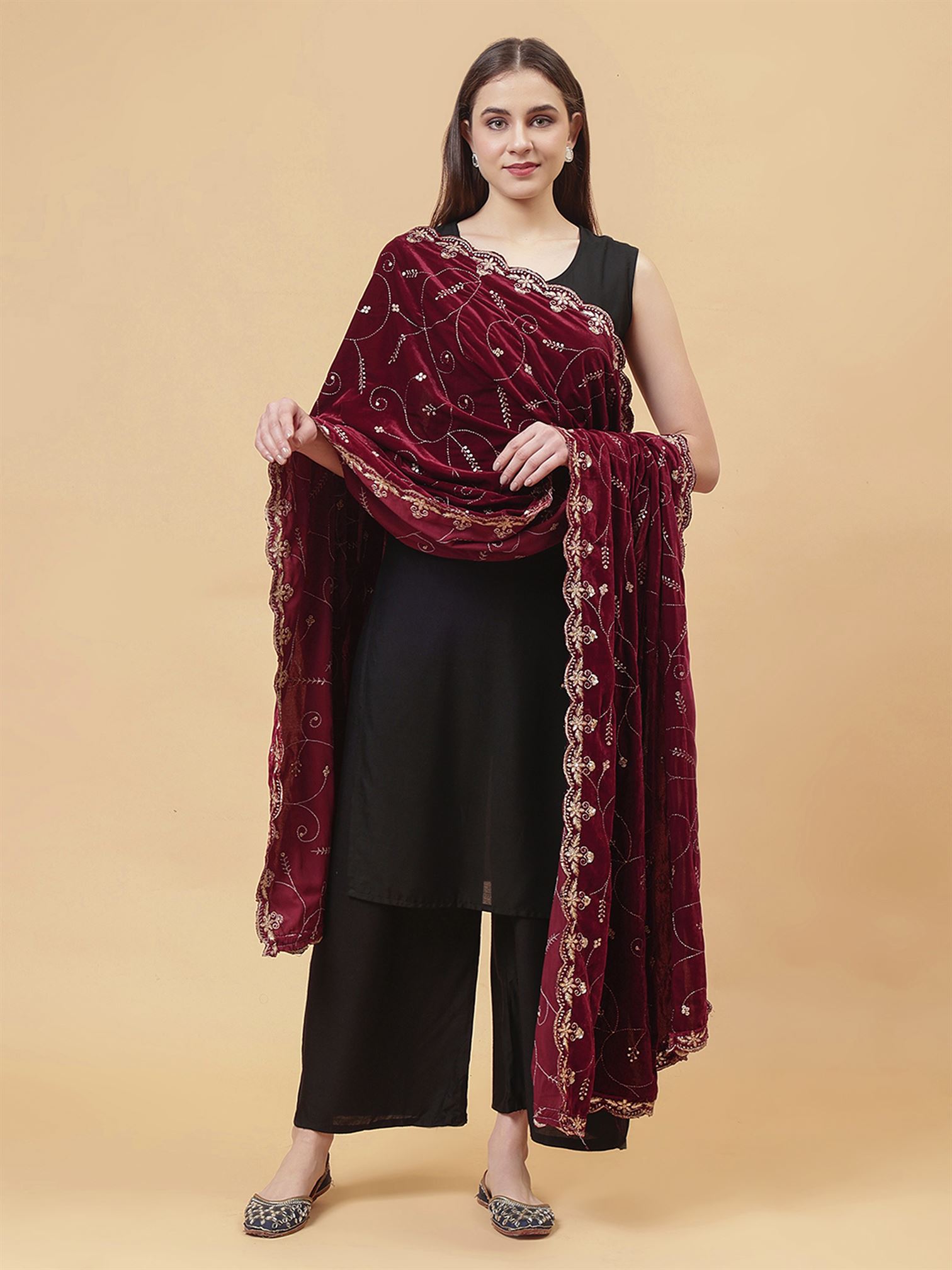 maroon-leaf-patern-embroiderery-velvet-dupatta-mcrcvd7444-moda-chales-2