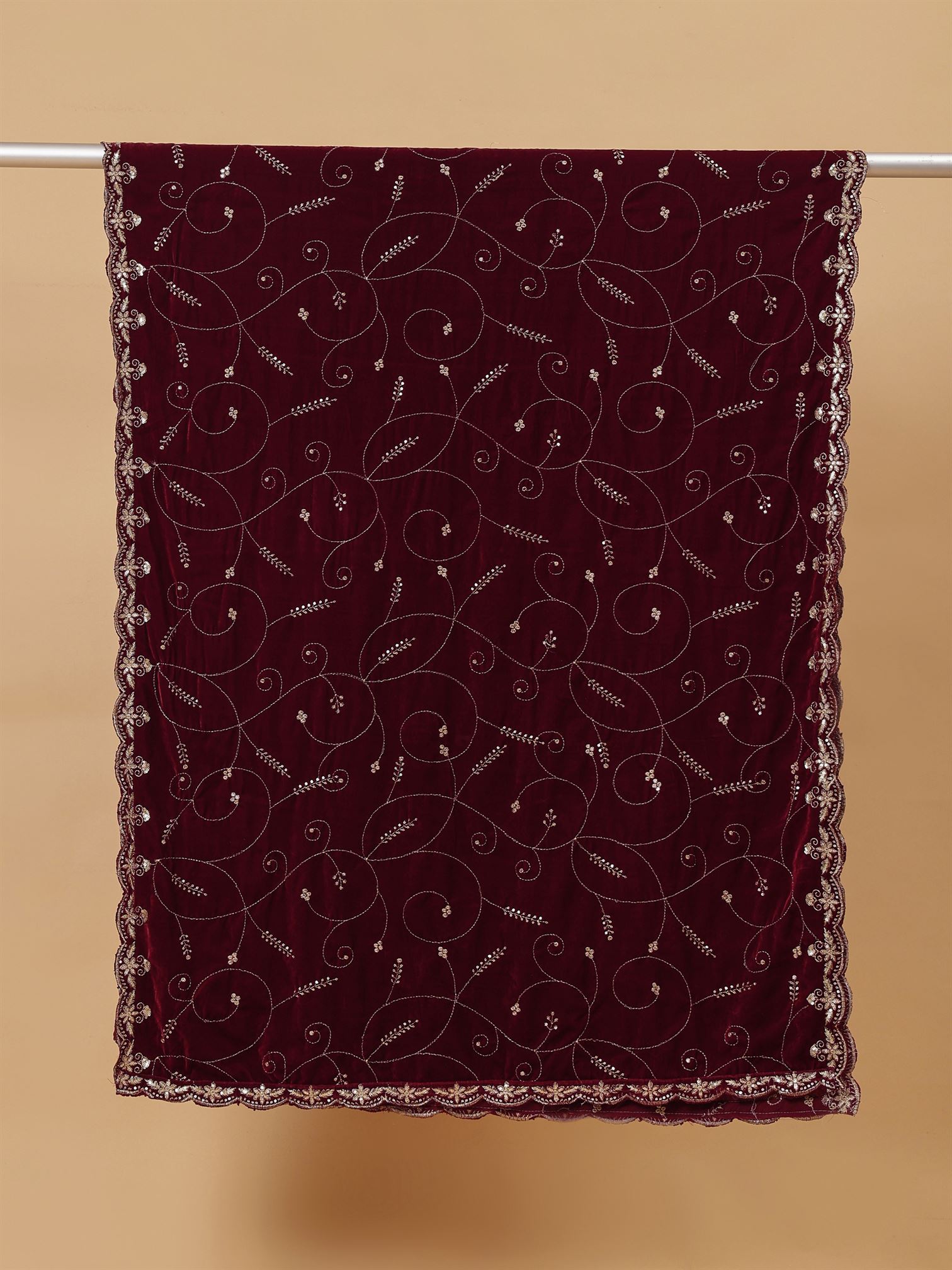 maroon-leaf-patern-embroiderery-velvet-dupatta-mcrcvd7444-moda-chales-7