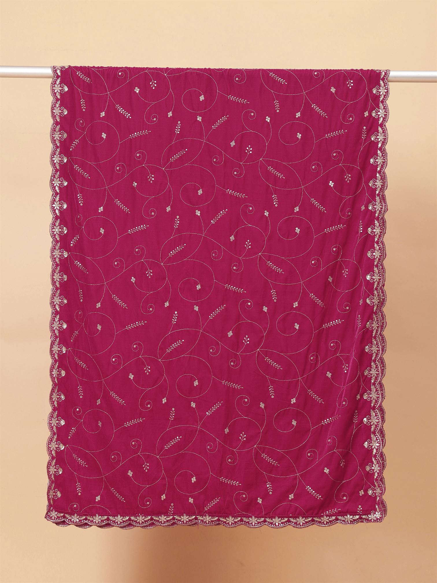 magenta-leaf-patern-embroiderery-velvet-dupatta-mcrcvd7445-moda-chales-6