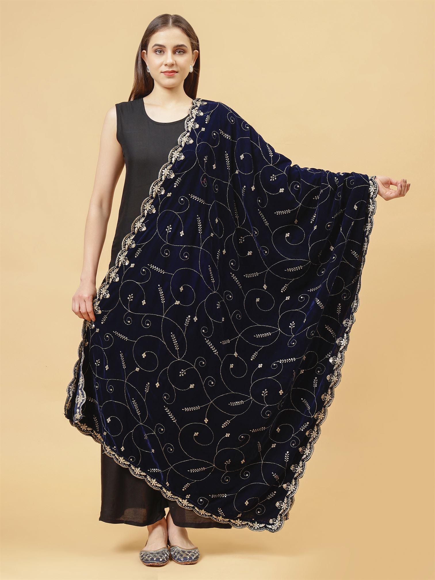 blue-leaf-patern-embroiderery-velvet-dupatta-mcrcvd7446-moda-chales-4