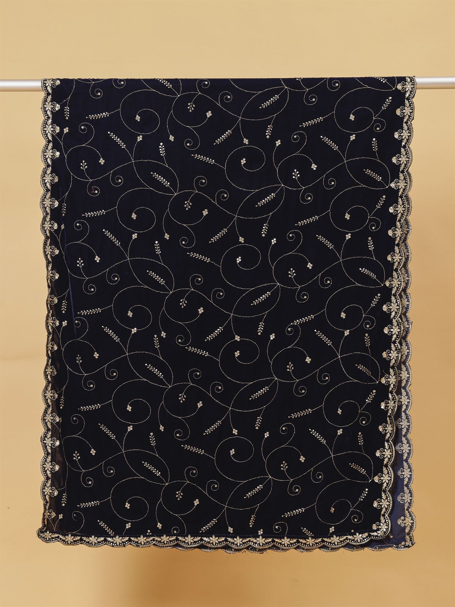 blue-leaf-patern-embroiderery-velvet-dupatta-mcrcvd7446-moda-chales-6